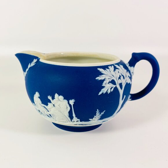 RARE !! Vintage Wedgwood Cobalt Blue Jasperware Creamer and Sugar Bowl - Picture 3 of 12